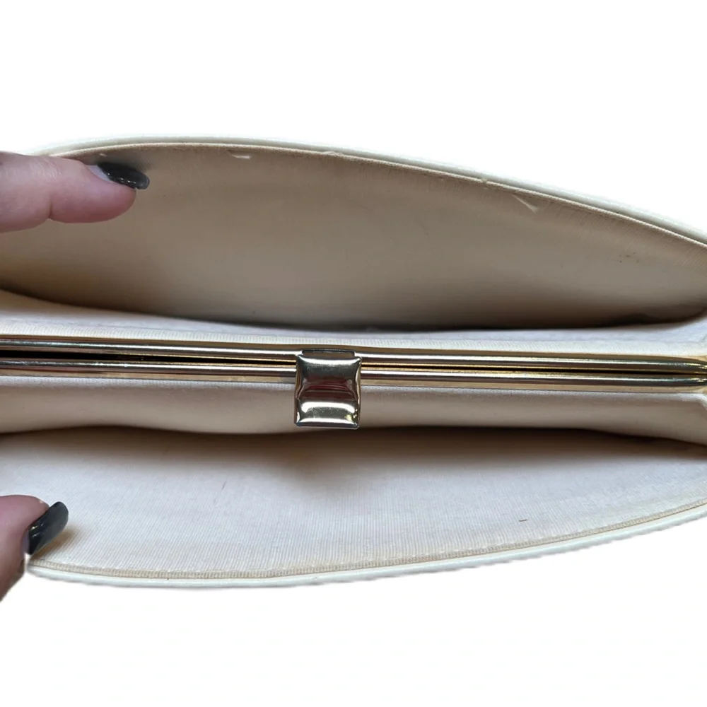 Vintage Ande’ Cream Top-Handle Bag